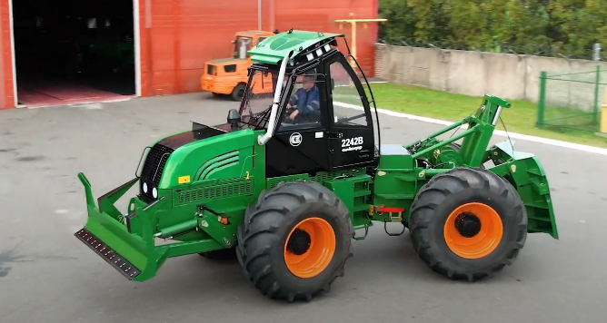 Трелевочная машина Амкодор 2242